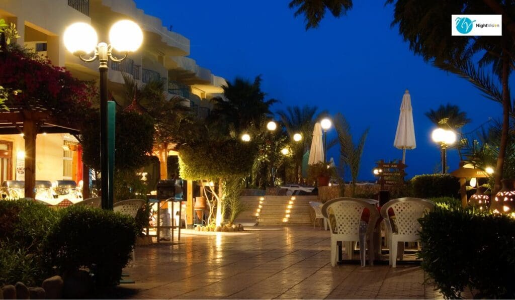 Restaurant outdoor lighting